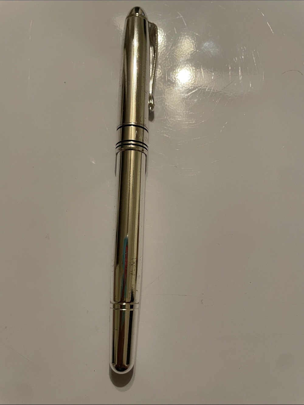 Silver Fountain Pen - Sleek Metallic Finish